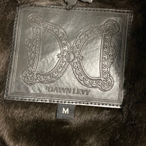 Dawn Levy Sly II Chevron Puffer Hooded Vest Size medium - Picture 16 of 16